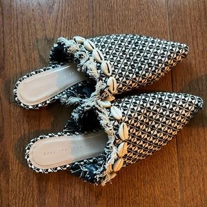 Zara Trafaluc size 38 (7-7.5) H&M tweed slide with shell detail and fringe